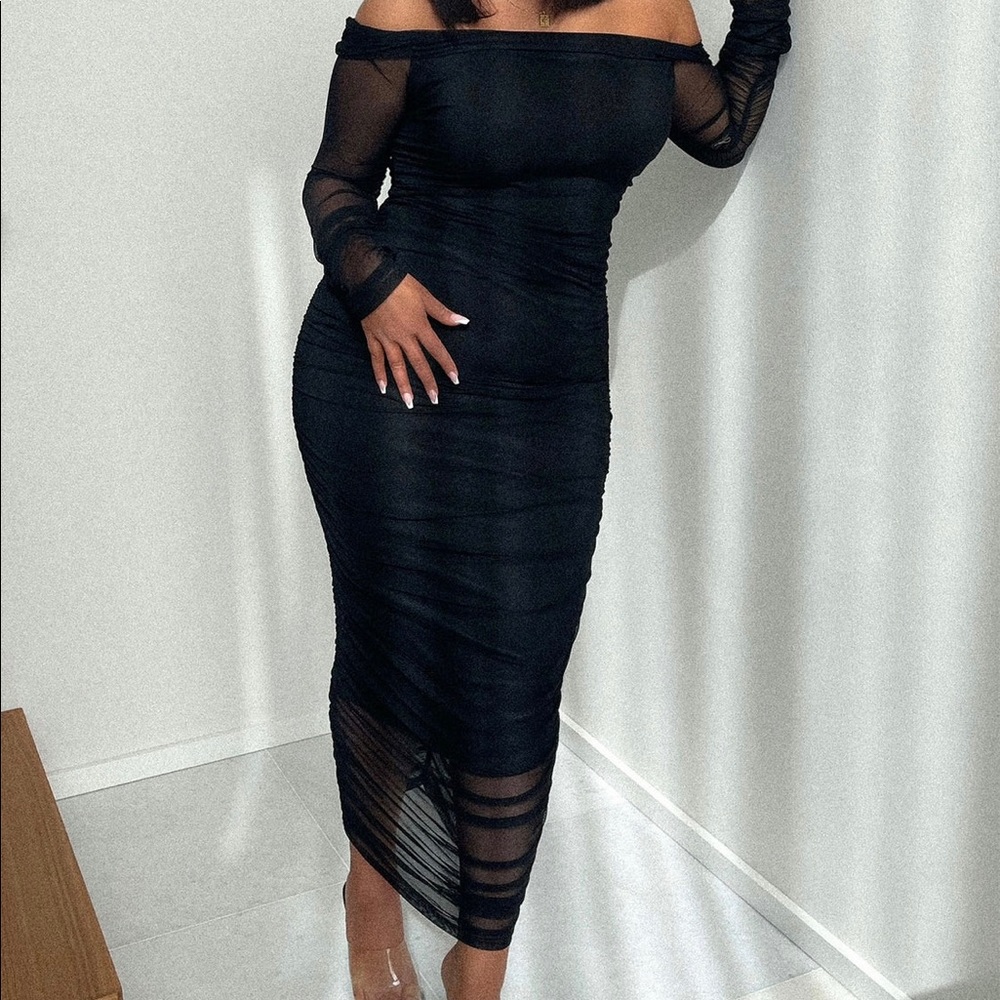 Black ruched bodycon dress